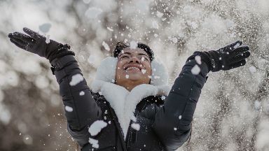 Femme dans la neige