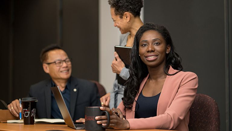 étudiante et employeurs