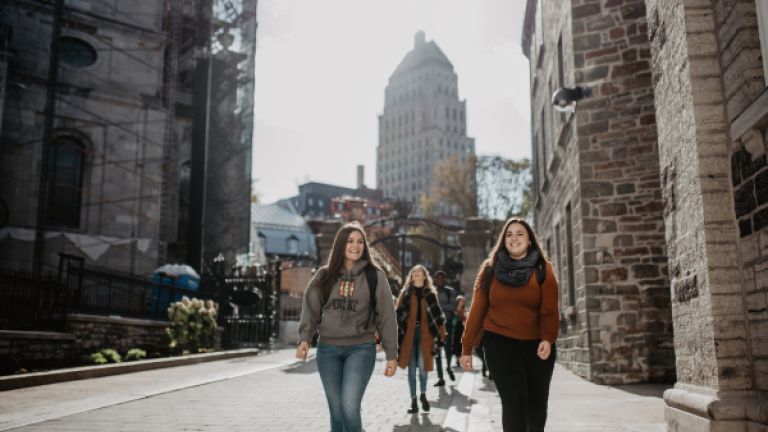 étudiantes dans le Vieux-Québec